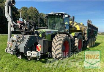 CLAAS XERION 3800 TRAC Trágyaszóró