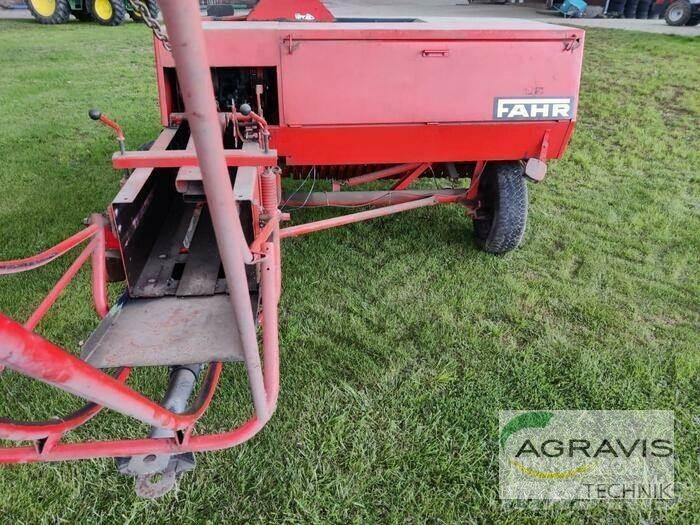 Deutz-Fahr HD 400 Szögletes bálázók
