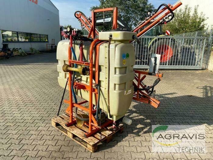 Douven 600 L Vontatott trágyaszórók