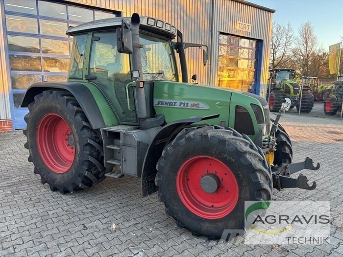 Fendt 711 VARIO Traktorok