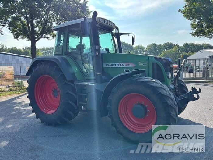 Fendt 714 VARIO Traktorok
