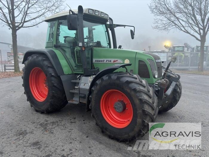 Fendt 714 VARIO Traktorok