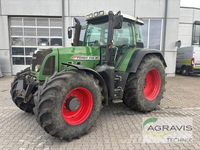 Fendt 718 VARIO Traktorok