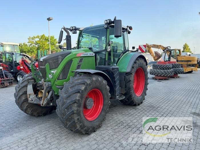 Fendt 718 VARIO S4 Traktorok