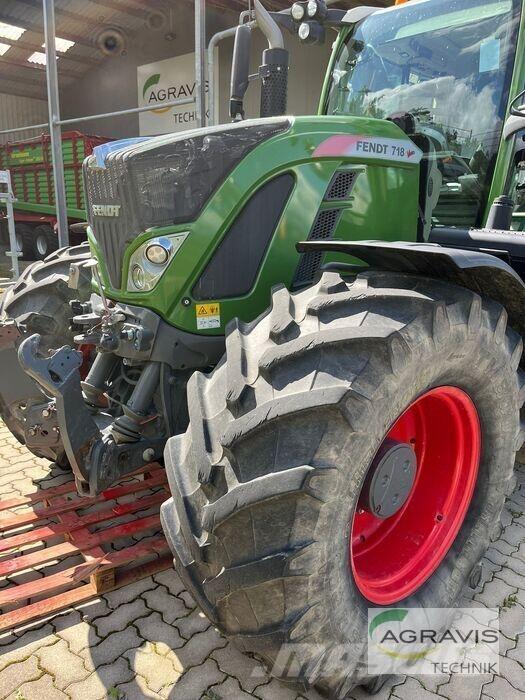 Fendt 718 VARIO S4 Traktorok