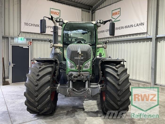 Fendt 724 Vario Traktorok