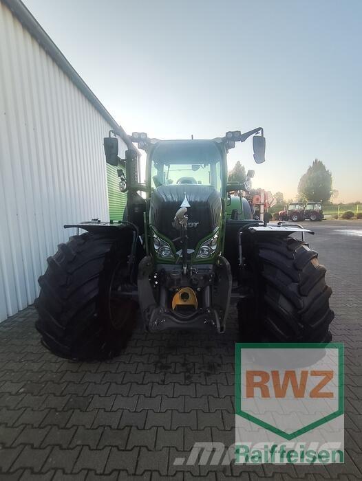 Fendt 724 Vario Traktorok