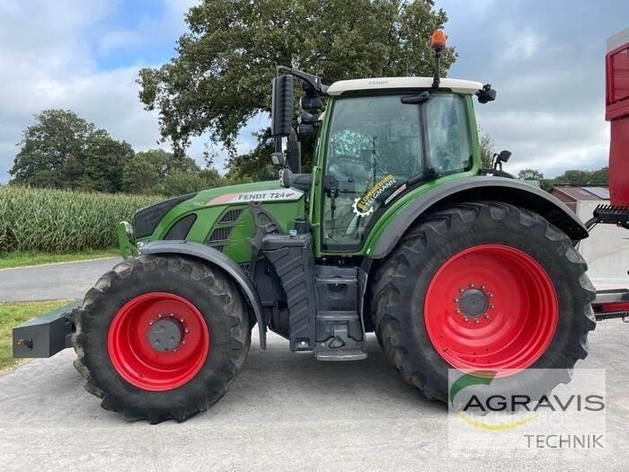 Fendt 724 VARIO S4 Traktorok