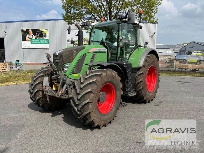 Fendt 724 VARIO S4 Traktorok