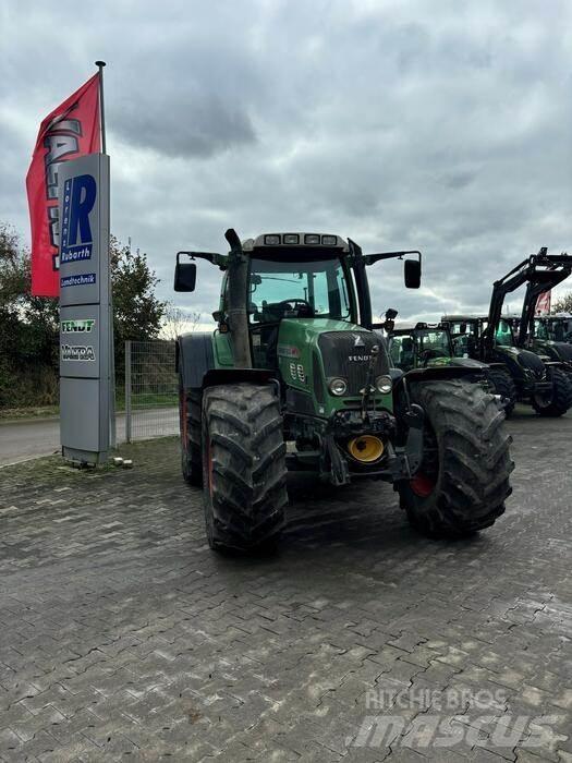 Fendt 820 VARIO Traktorok