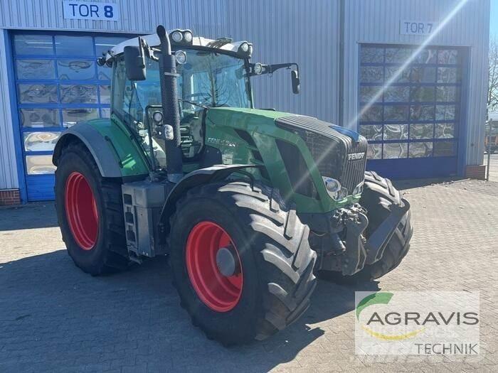 Fendt 824 VARIO SCR Traktorok