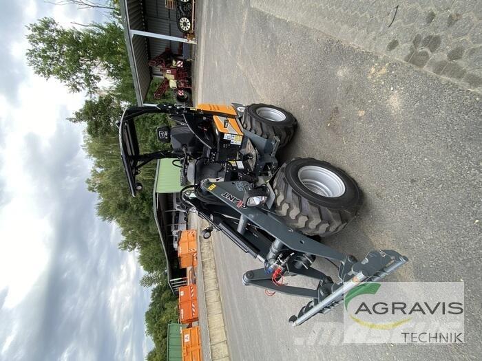 GiANT G1500 Gumikerekes homlokrakodók
