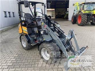 GiANT G2200E Gumikerekes homlokrakodók