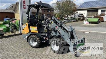 GiANT G2200E Gumikerekes homlokrakodók