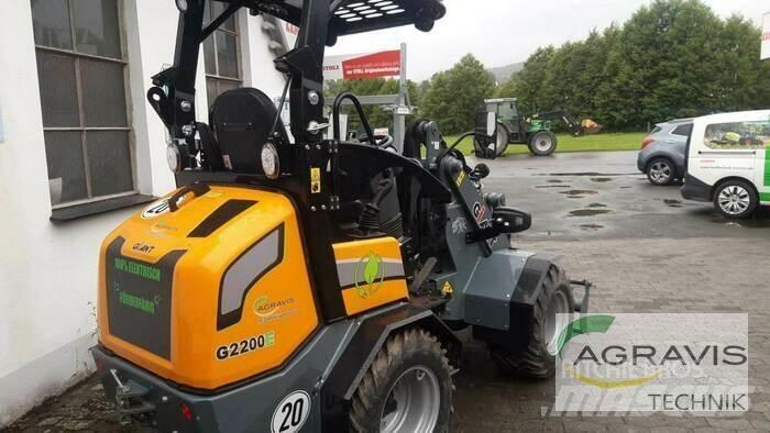 GiANT G2200E-3 Gumikerekes homlokrakodók