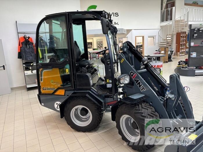 GiANT G2300 HD Gumikerekes homlokrakodók