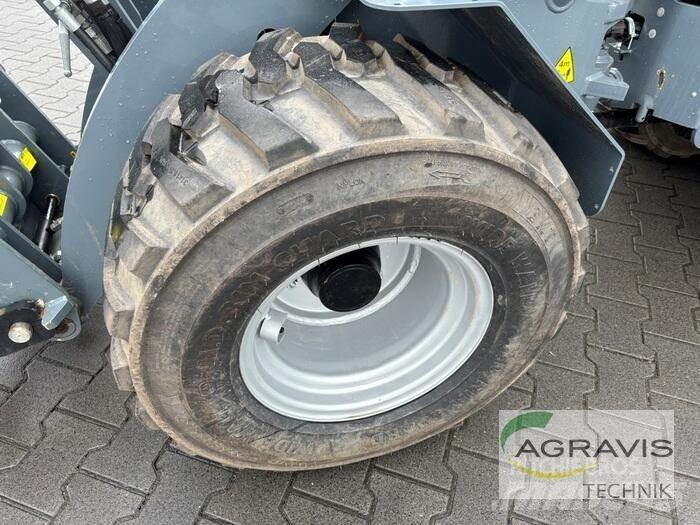 GiANT G2500 HD Gumikerekes homlokrakodók