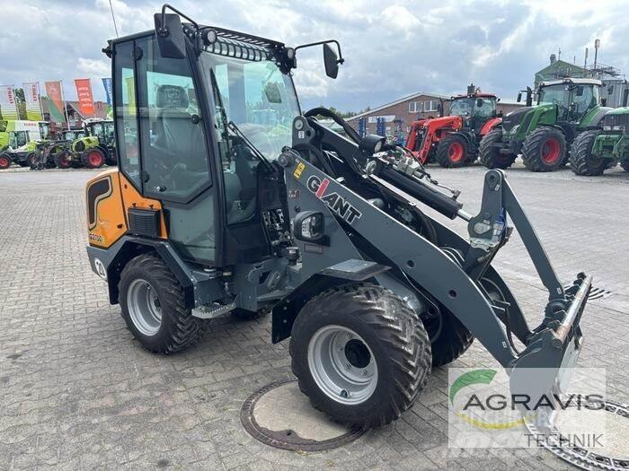 GiANT G2700 E Gumikerekes homlokrakodók
