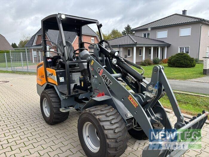 GiANT G2700 HD+ Gumikerekes homlokrakodók