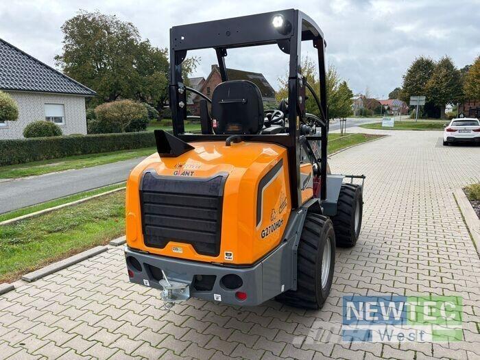 GiANT G2700 HD+ Gumikerekes homlokrakodók