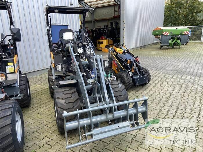 GiANT G2700E Építőipar - Egyebek