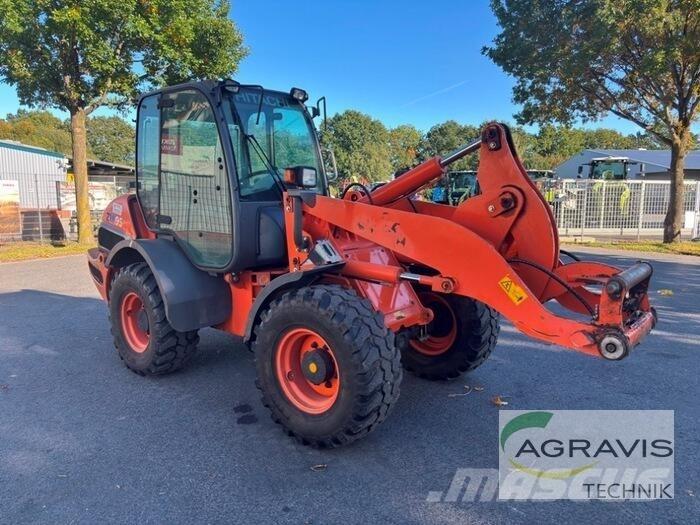 Hitachi ZW 95 Gumikerekes homlokrakodók