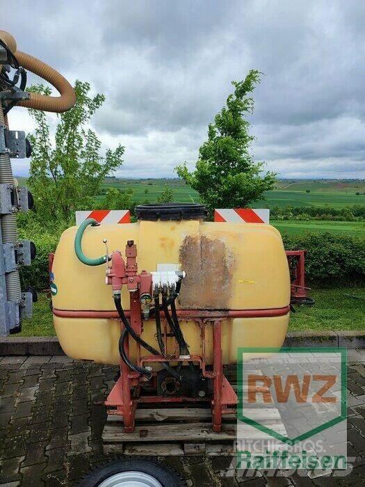 Holder 600Liter Vontatott trágyaszórók