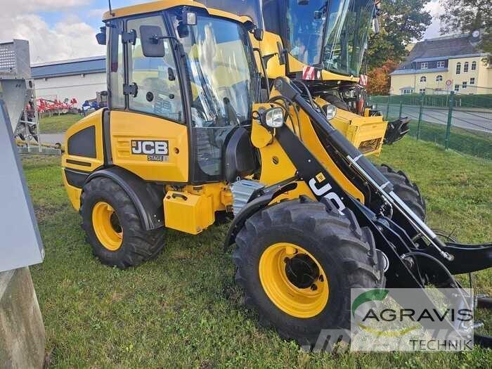 JCB 407 AGRI STUFE V Gumikerekes homlokrakodók