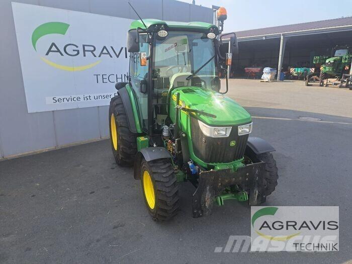 John Deere 4066 R Traktorok