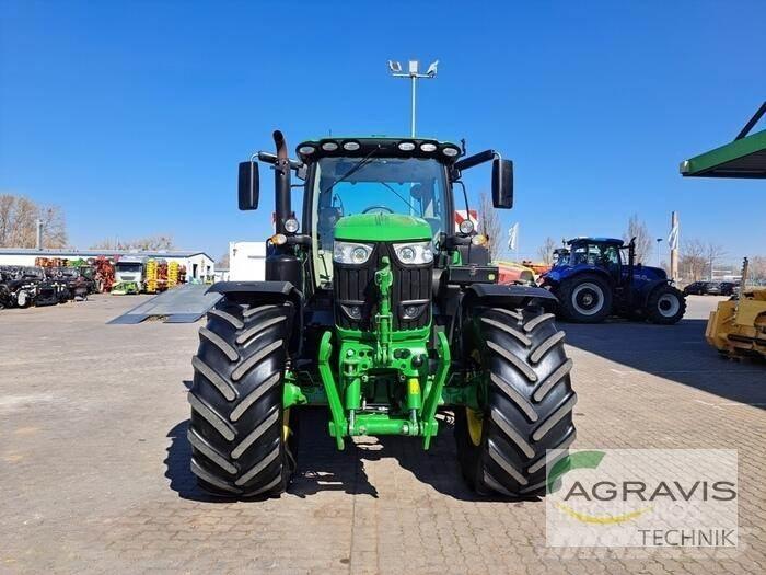 John Deere 6215 R Traktorok