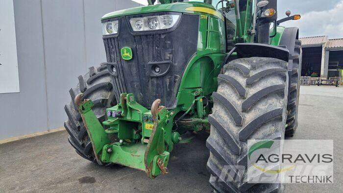 John Deere 7270 R Traktorok