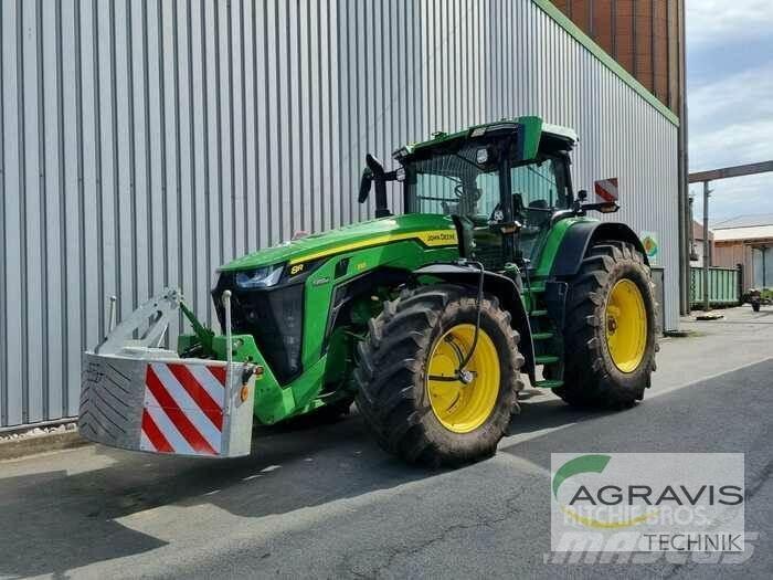 John Deere 8310 R Traktorok