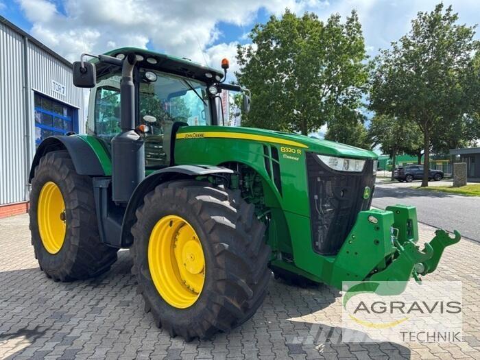 John Deere 8320 R Traktorok