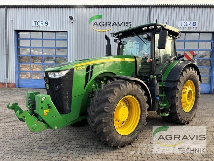 John Deere 8320 R Traktorok