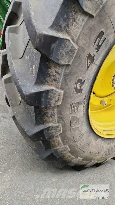 John Deere 8R 310 Traktorok