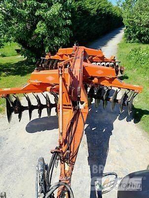 Kuhn XM32 Borona