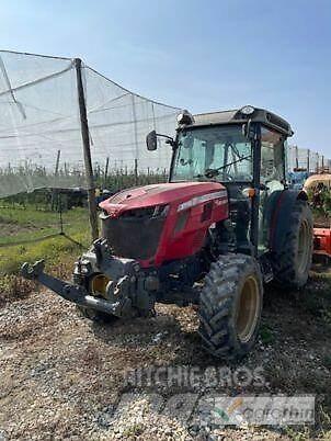 Massey Ferguson 3710 F Traktorok