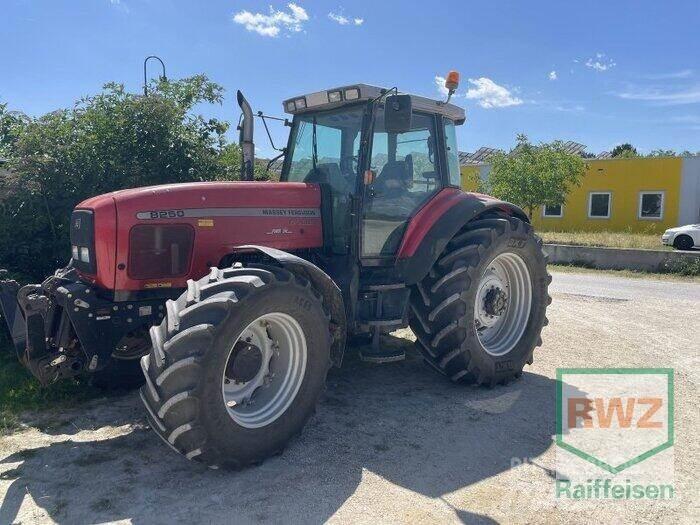 Massey Ferguson 8250-4 Traktorok