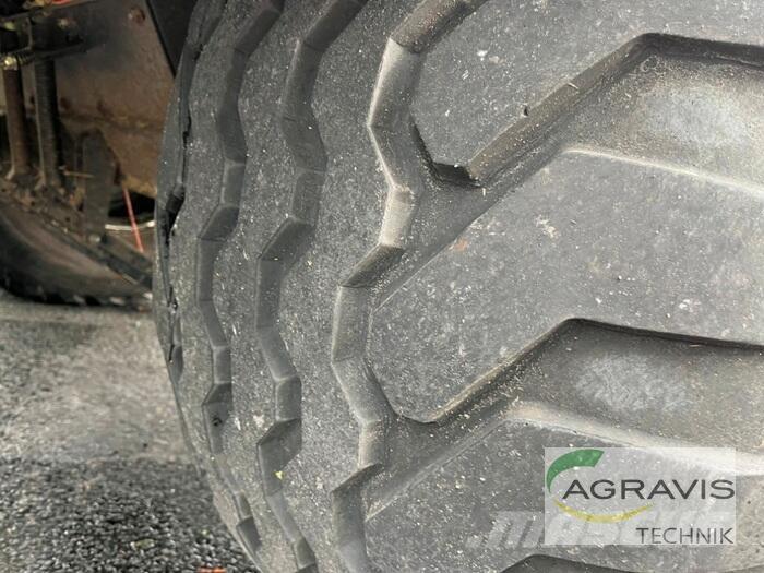 New Holland BB 940 Szögletes bálázók