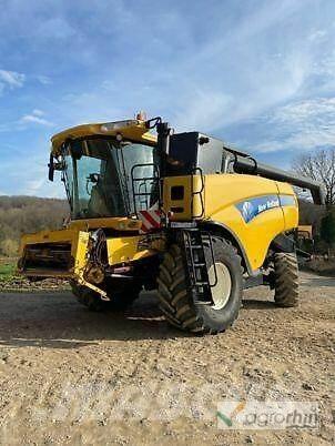 New Holland CX 8090 Kombájnok