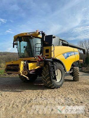 New Holland CX 8090 Kombájnok