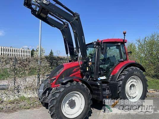 Valtra N135A Traktorok