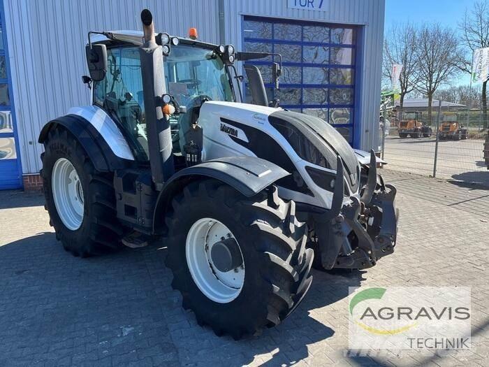 Valtra T 214 D Traktorok