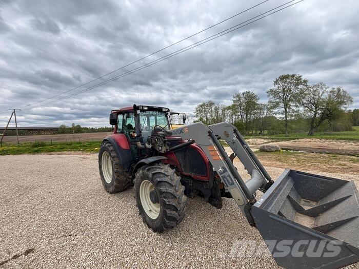 Valtra T130 Traktorok