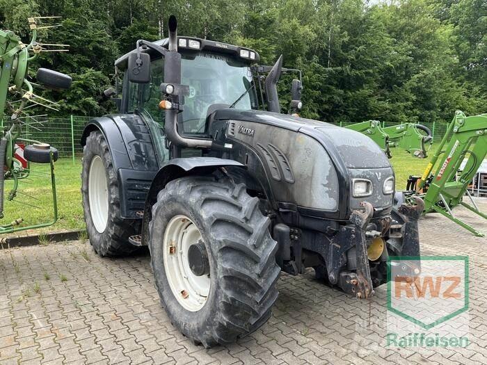 Valtra T202D Traktorok