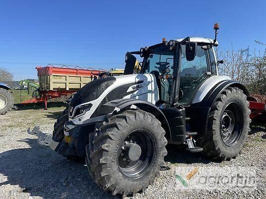 Valtra T215A Traktorok