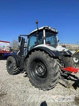 Valtra T215A Traktorok