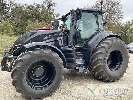 Valtra T215D Traktorok