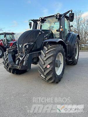 Valtra T254V Traktorok