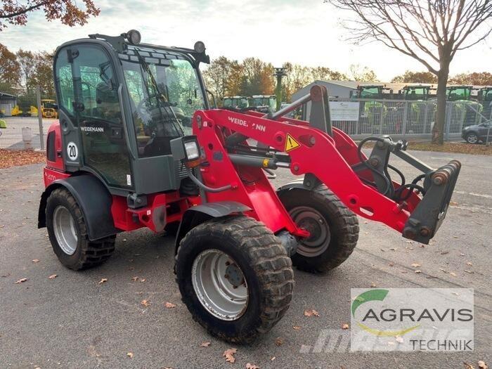 Weidemann 2070 CX 50 Gumikerekes homlokrakodók